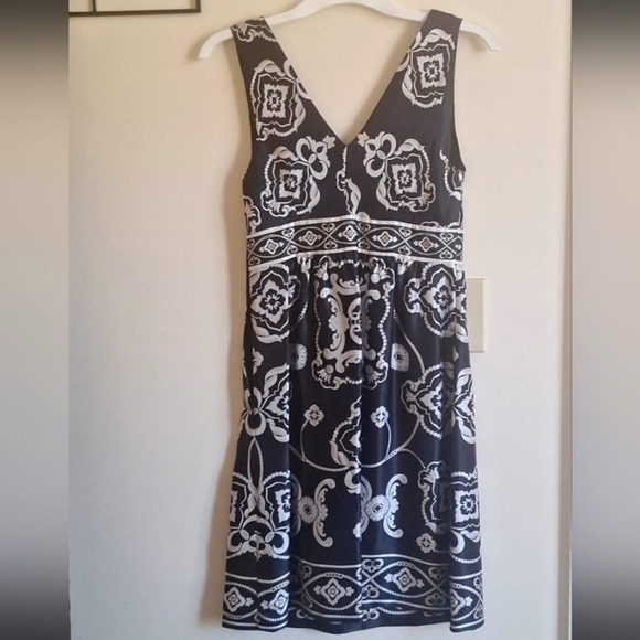 WHBM 100% Silk Sleeveless Dress | Black & White Scroll Print | Classic - Picture 5 of 7
